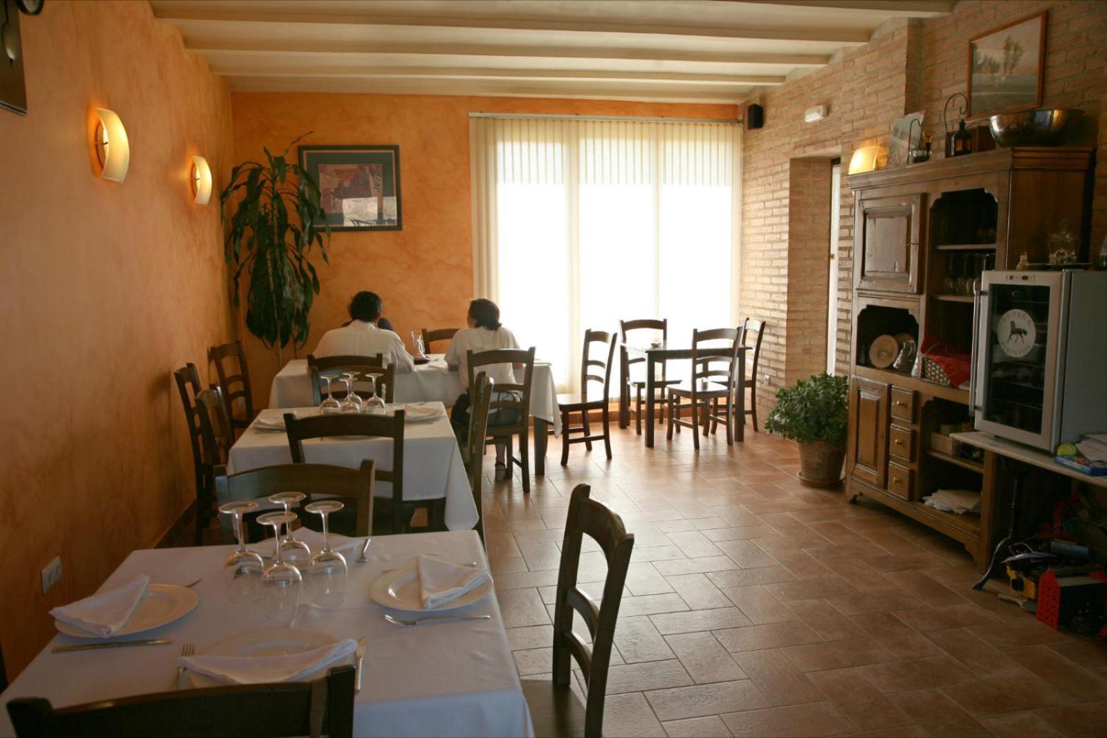 Hostal La Fuente Buera Exteriör bild