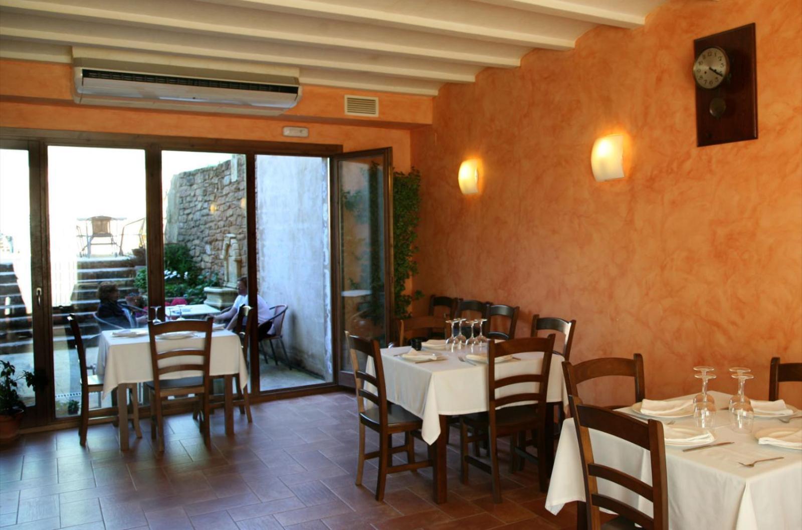Hostal La Fuente Buera Exteriör bild