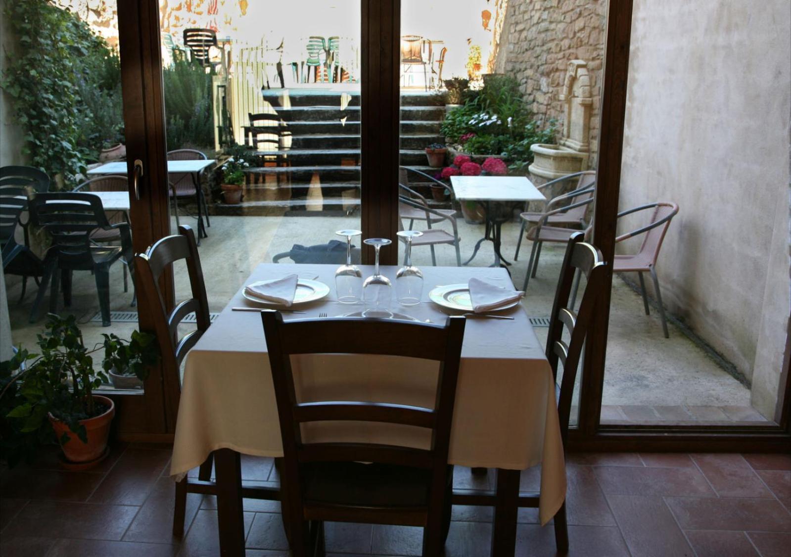 Hostal La Fuente Buera Exteriör bild