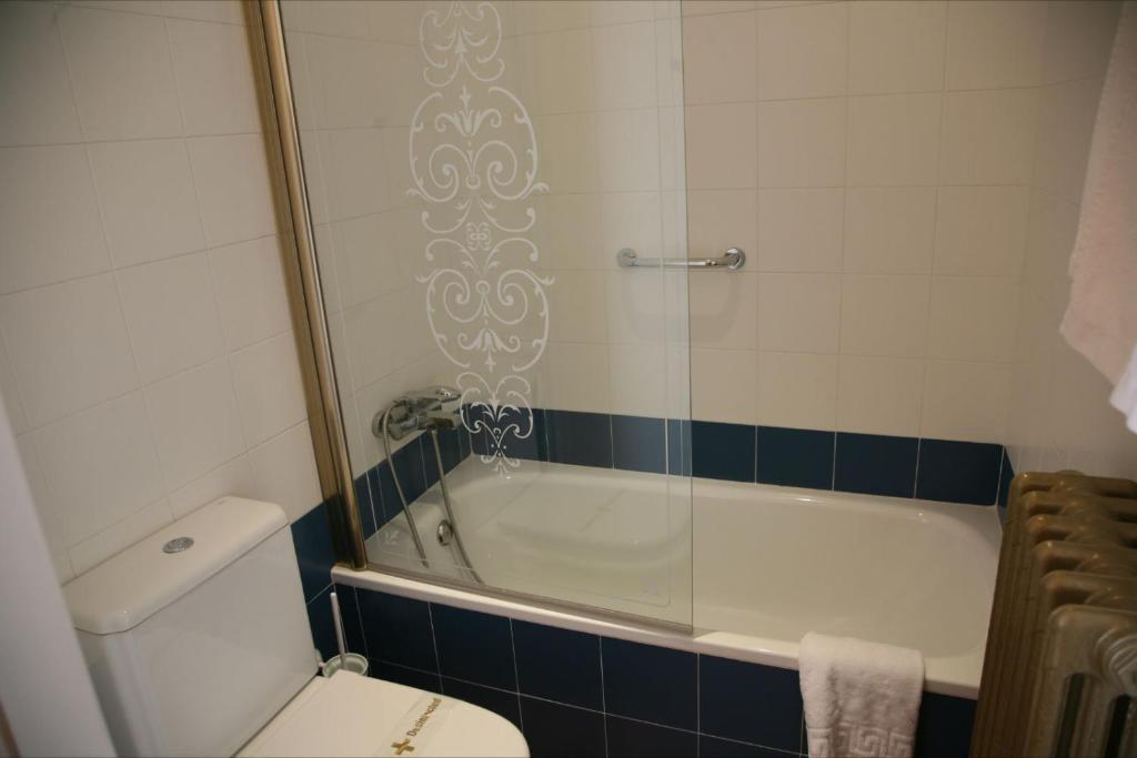 Hostal La Fuente Buera Exteriör bild